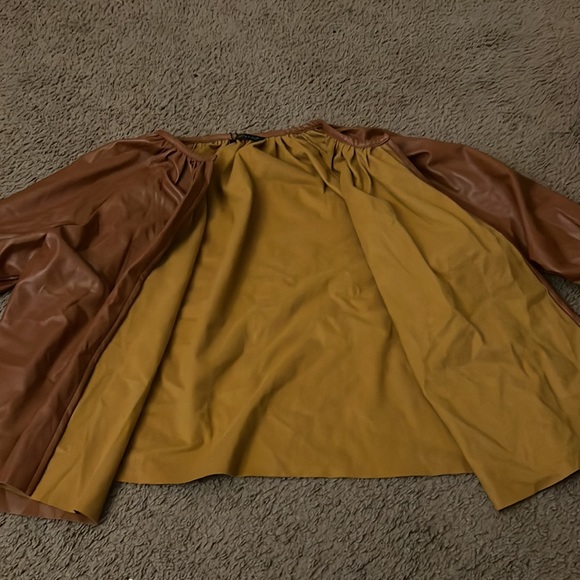 Cute Blazer Like Jacket - Picture 3 of 9